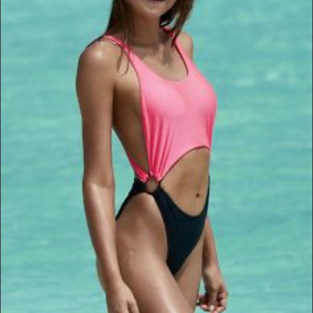 Triangl one piece
